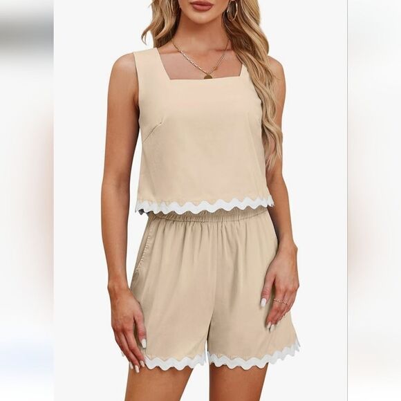 Women's Cream Shorts - Picture 2 of 6